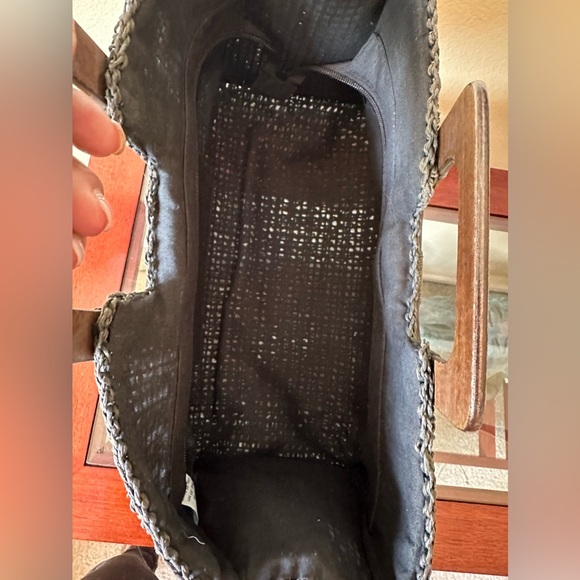 Woven Handbag - Picture 4 of 7